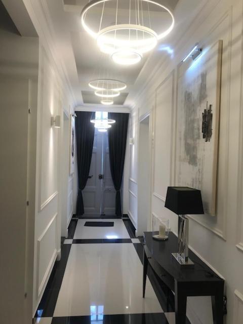 Lazare Maison De Maitre , Appartements De Standing Avec Parking Privatif A Seulement 7 Minutes A Pied Du Centre Historique De Béziers Exteriör bild