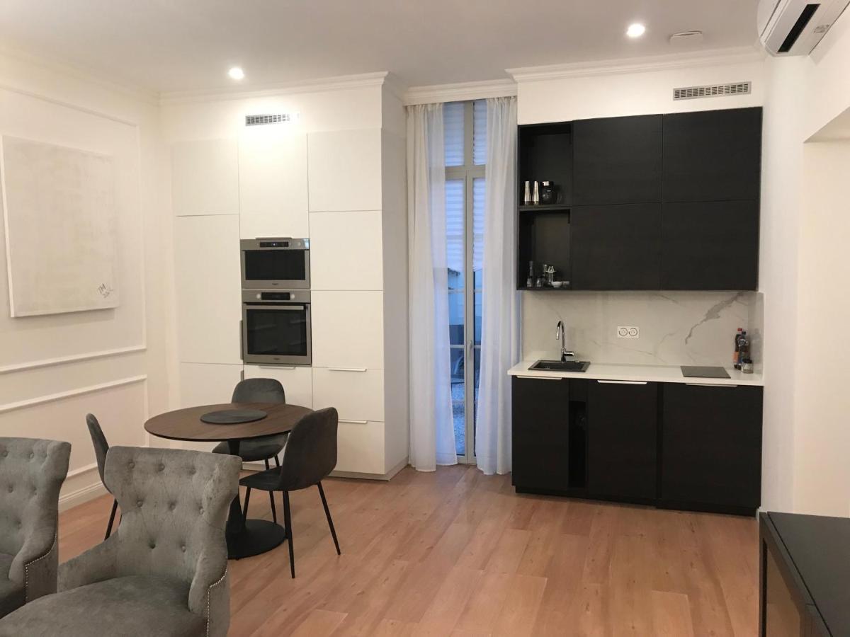 Lazare Maison De Maitre , Appartements De Standing Avec Parking Privatif A Seulement 7 Minutes A Pied Du Centre Historique De Béziers Exteriör bild